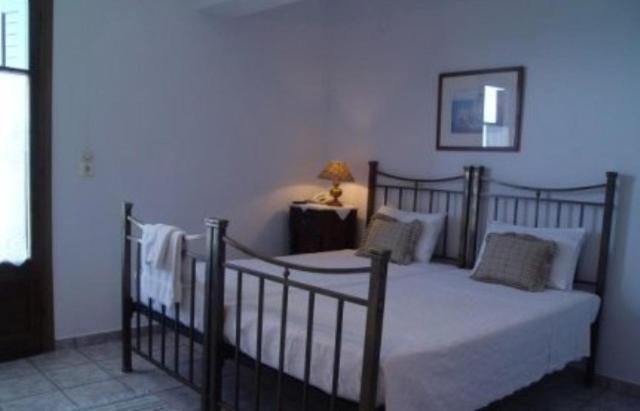 Pleoussa Studio And Apartments Skopelos Town Bagian luar foto