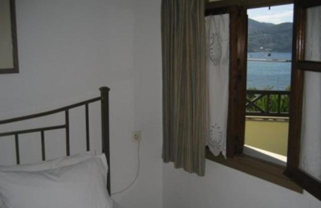 Pleoussa Studio And Apartments Skopelos Town Bagian luar foto