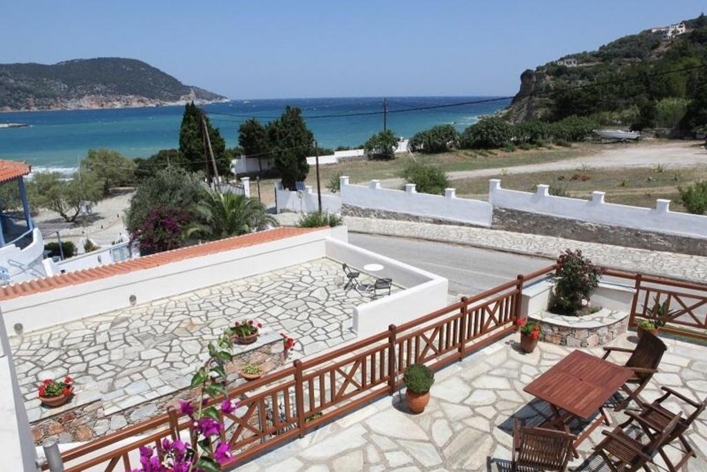 Pleoussa Studio And Apartments Skopelos Town Bagian luar foto