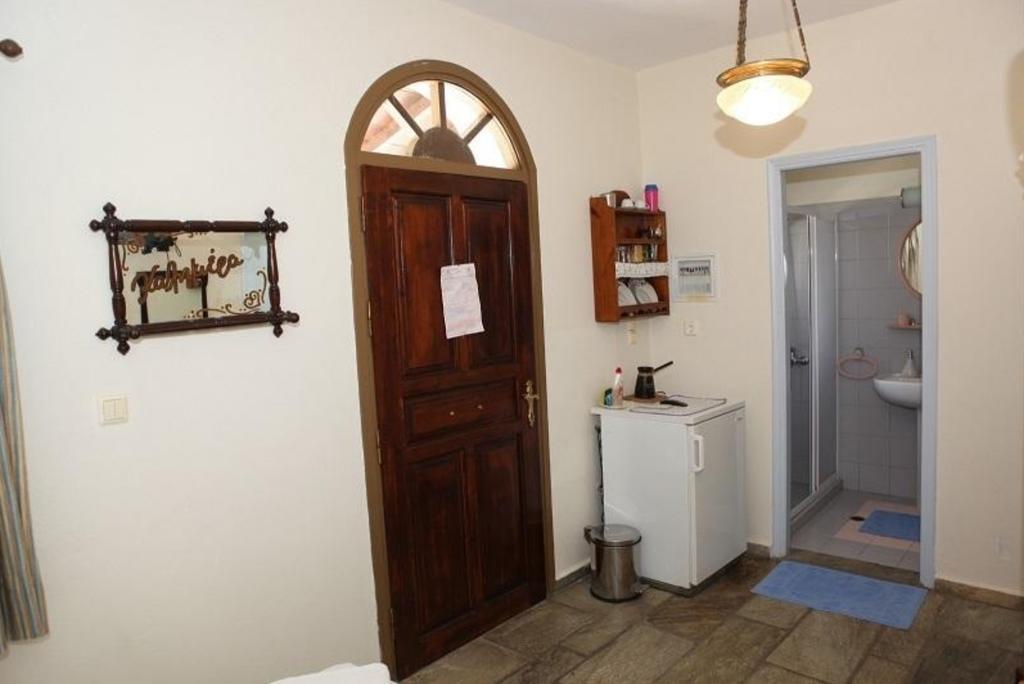 Pleoussa Studio And Apartments Skopelos Town Bagian luar foto