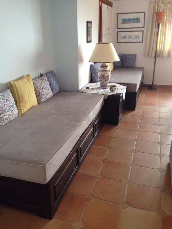 Pleoussa Studio And Apartments Skopelos Town Bagian luar foto