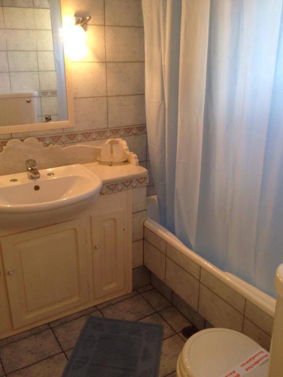 Pleoussa Studio And Apartments Skopelos Town Bagian luar foto