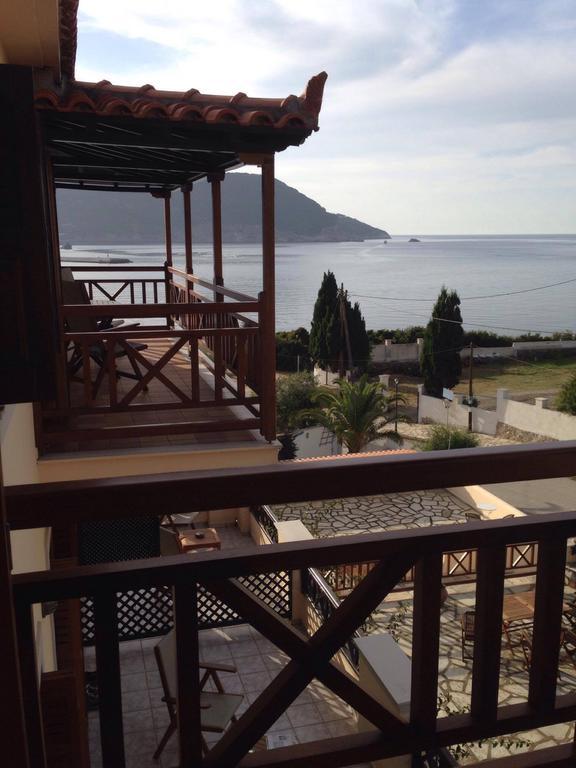 Pleoussa Studio And Apartments Skopelos Town Bagian luar foto