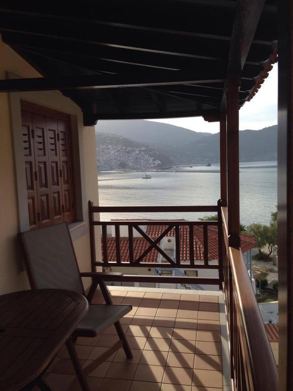 Pleoussa Studio And Apartments Skopelos Town Bagian luar foto