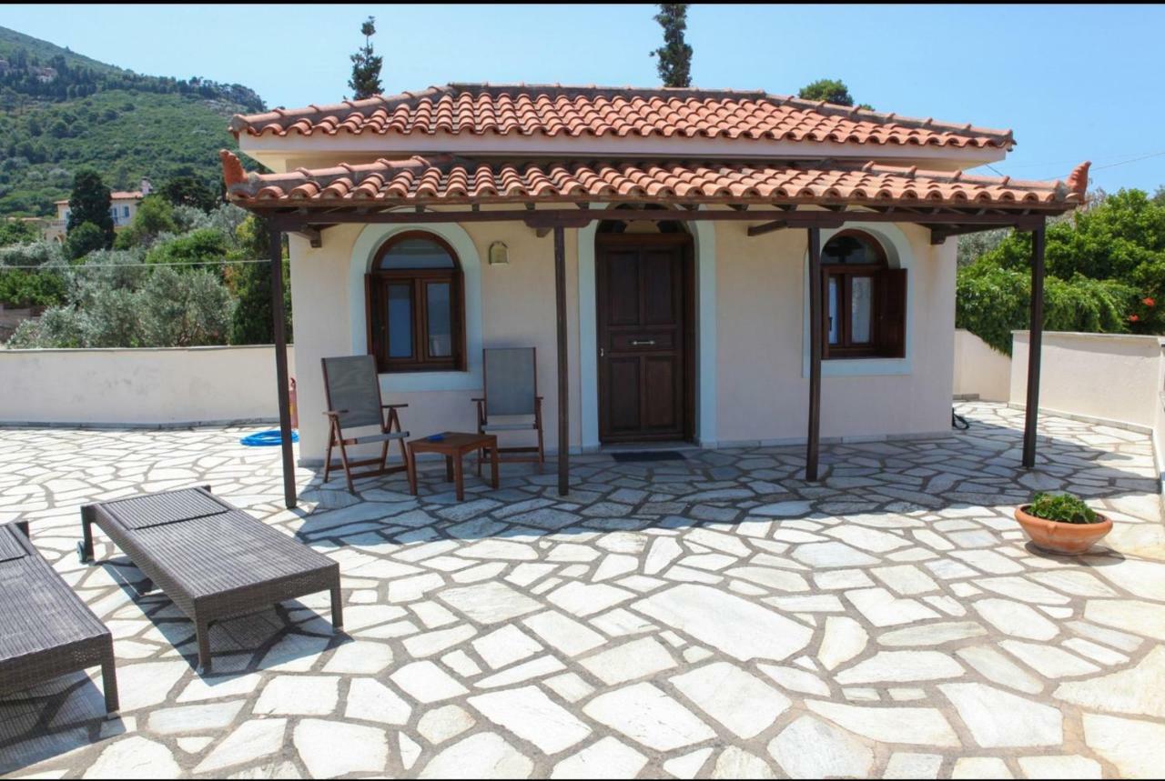Pleoussa Studio And Apartments Skopelos Town Bagian luar foto
